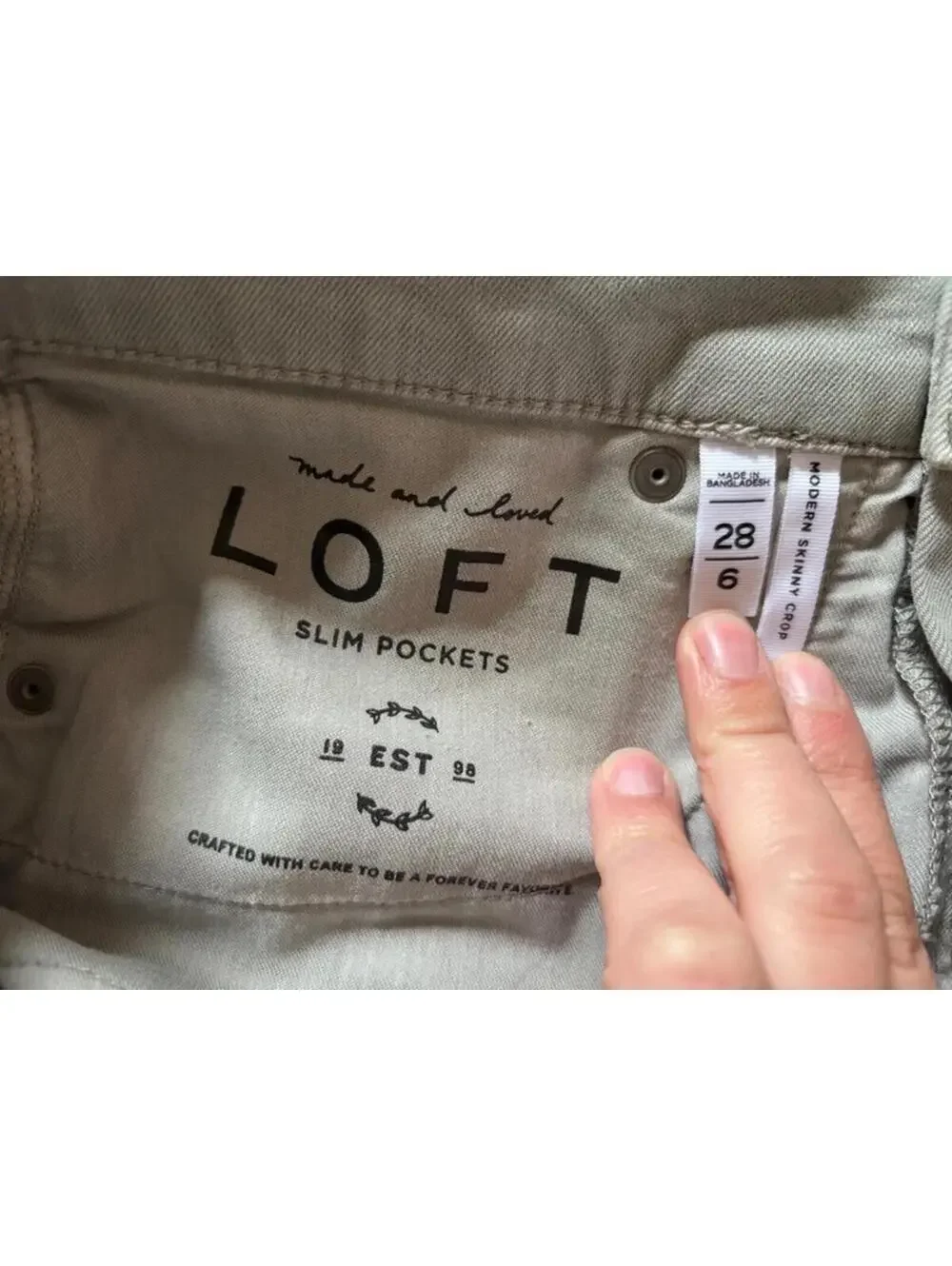 LOFT Modern Skinny Crop in Pale Sage/Grey‎ size 6